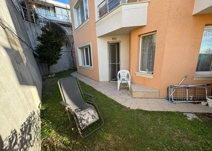 Sea Breeze Apartment *